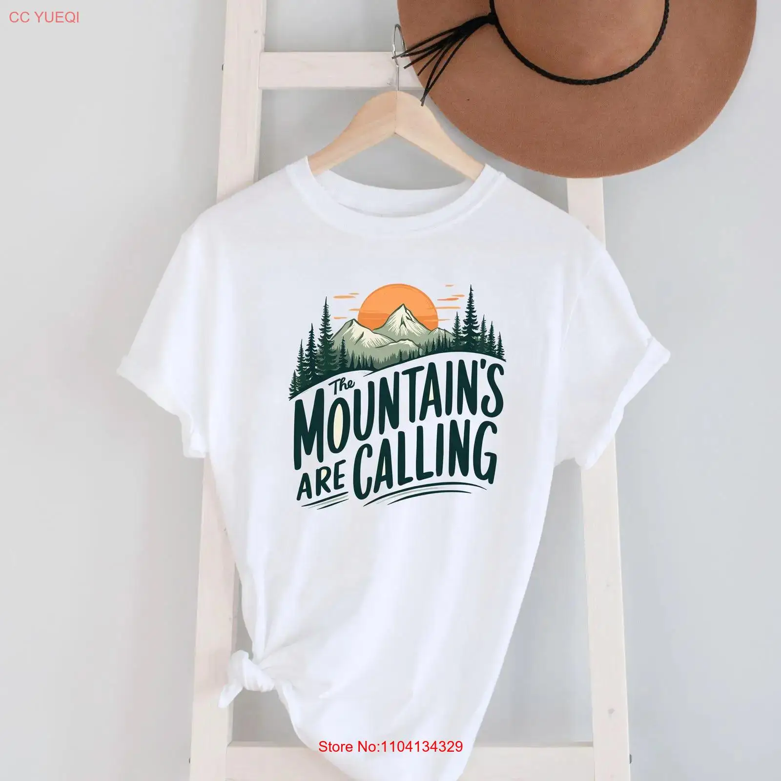 Outdoor Adventure Quotes Short - Les montagnes appellent : T-shirt Paysage
